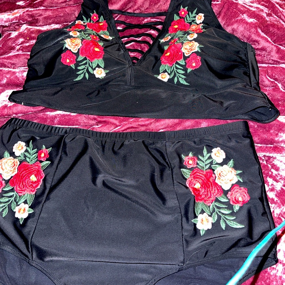 Torrid crochet bikini size 3 EUC cleaned and sanitized
